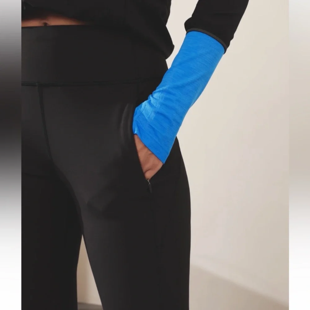 NWT Athleta RAINIER MID RISE JOGGER -blue compression fabric w/ brushed interior - Picture 6 of 13